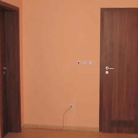 Private In Kentavar شقة
